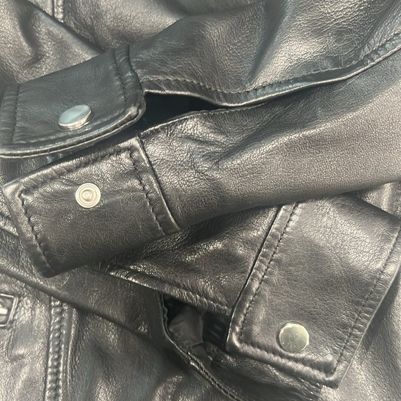 Lord & Taylor, ladies leather moto jacket, size xs - Picture 4 of 7